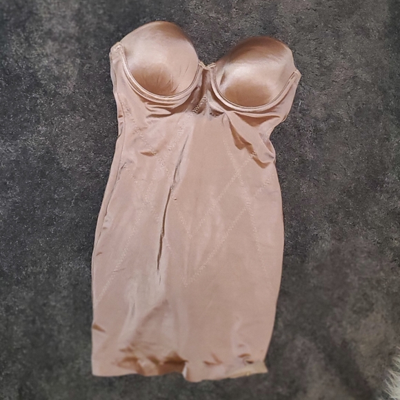 Victoria's Secret Other - VICTORIA SECRET SHAPEWEAR